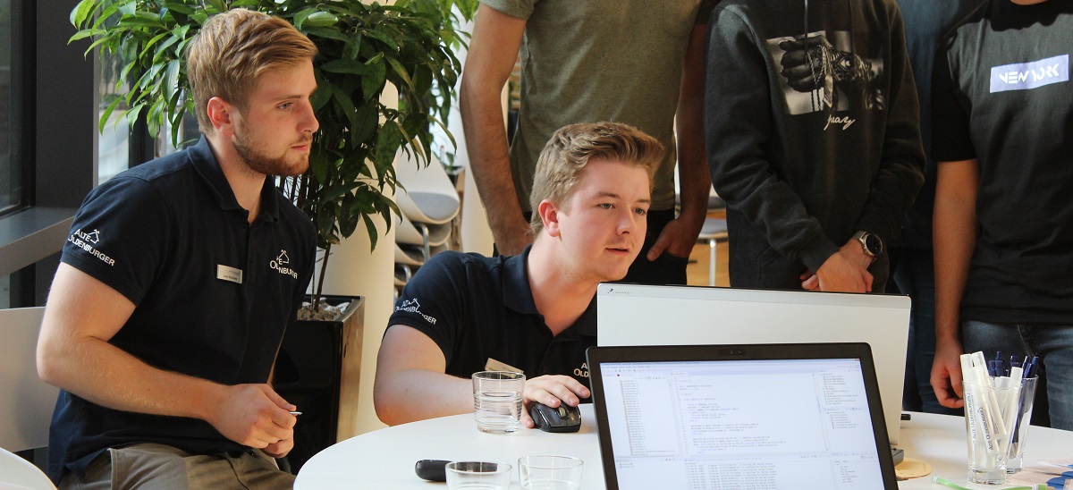 IT-Azubis beim Tag der Ausbildung