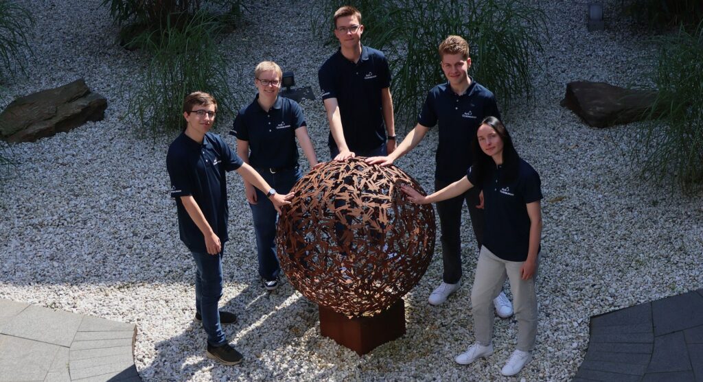 Gruppenfoto aller Auszubildenden in der IT 2025